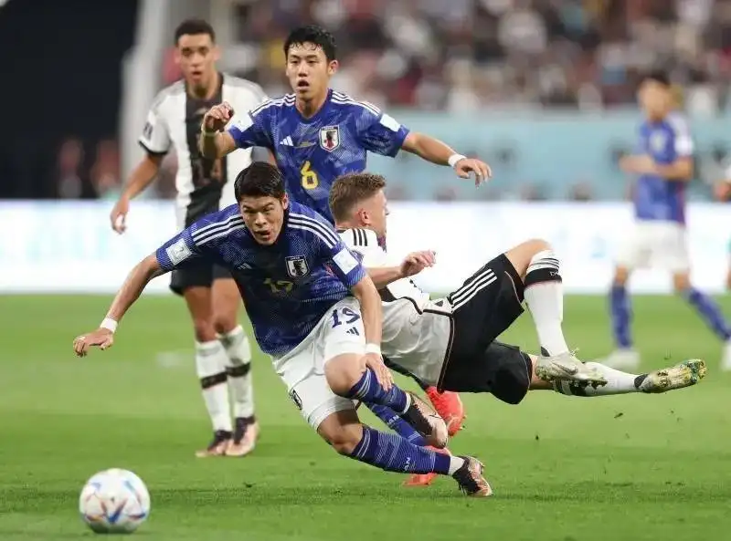 世界杯日本队爆出大冷门！ 日本2比1逆转德国