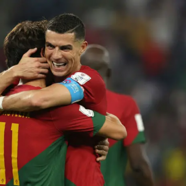 C罗创纪录葡萄牙3比2加纳 内马尔哭了 巴西2-0赢了：里沙利松超级倒钩破门惊艳世界